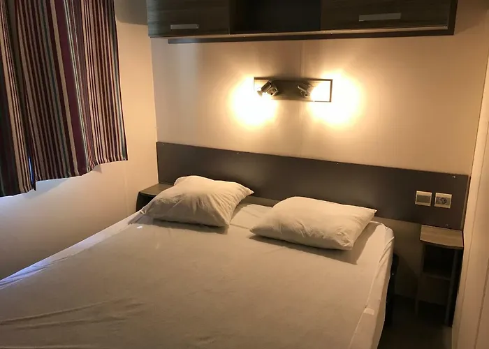 Mobilhome Dans Les Sables D'or キャンプ場 4*